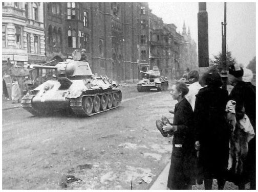 31459-soviet-army-enters-berlin-second-world-war